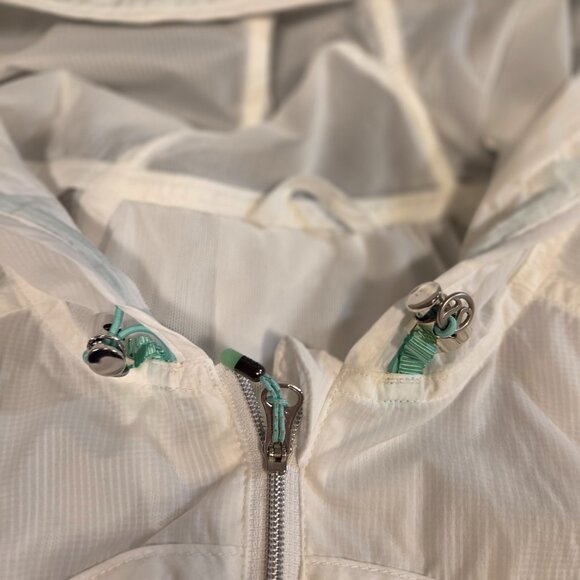 Lululemon light athletic jacket - Picture 4 of 14
